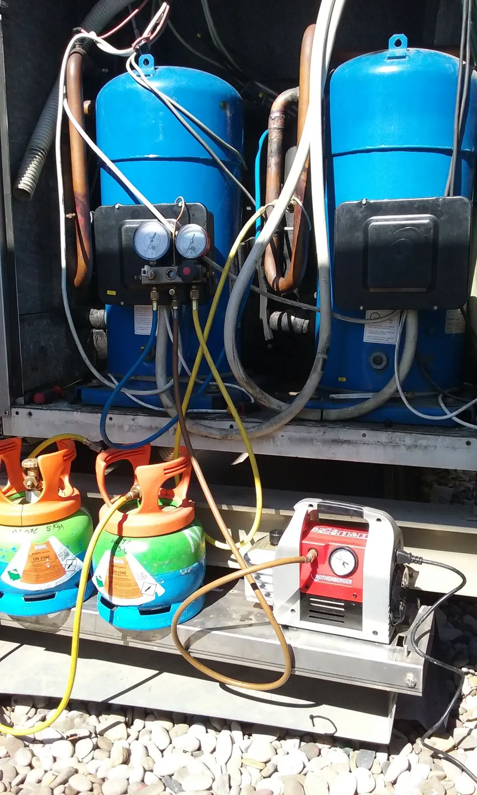 Herramientas y equipos para servicio técnico de refrigeración